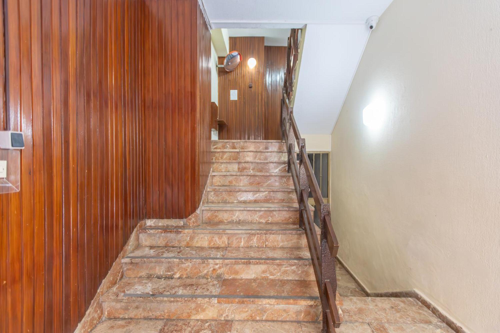 Homely Malaga San Juan De Letran Plaza De La Merced المظهر الخارجي الصورة
