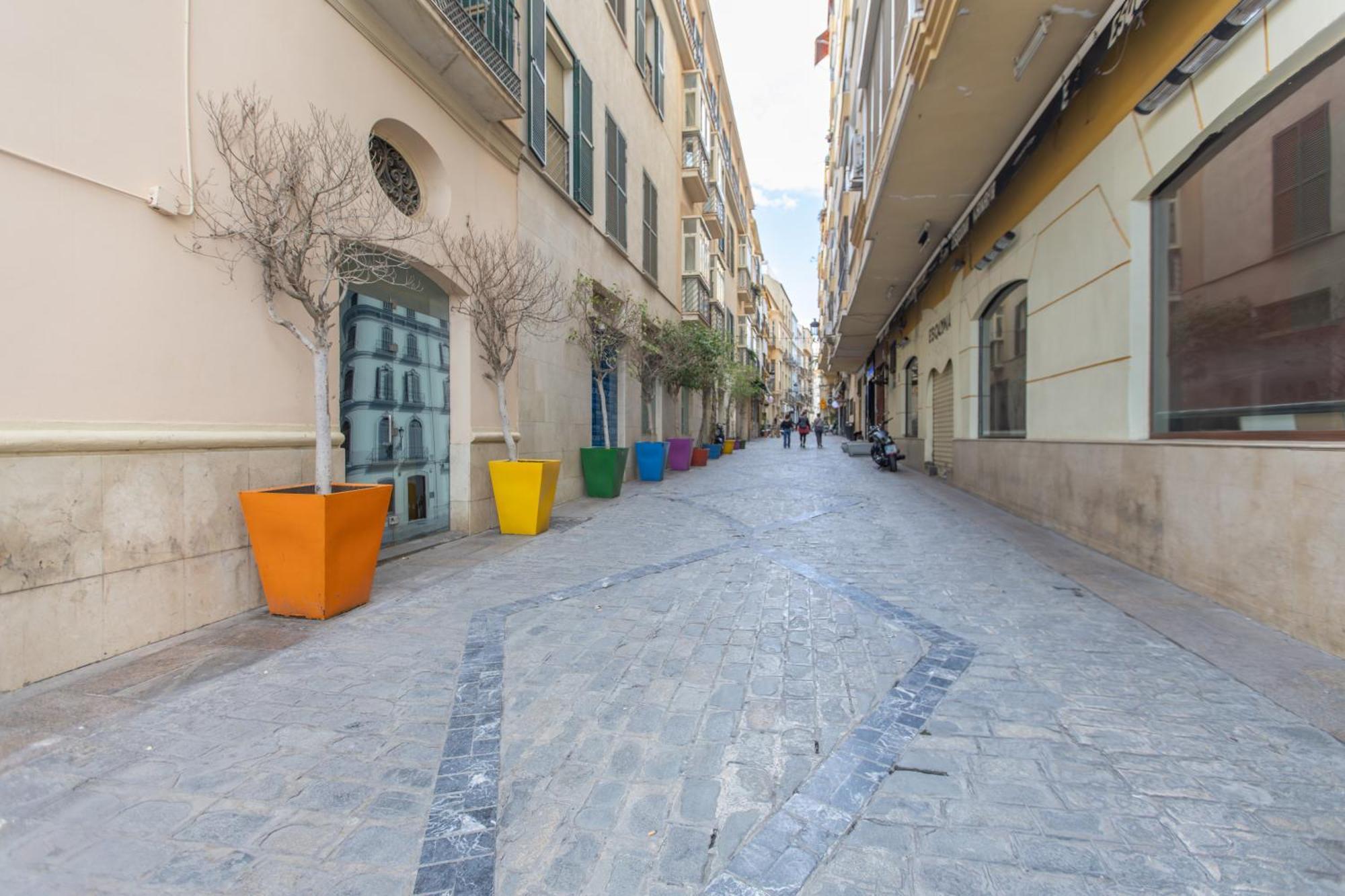 Homely Malaga San Juan De Letran Plaza De La Merced المظهر الخارجي الصورة
